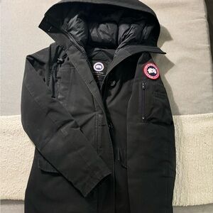 Canada Goose Women’s Montebello Parka Down Jacket